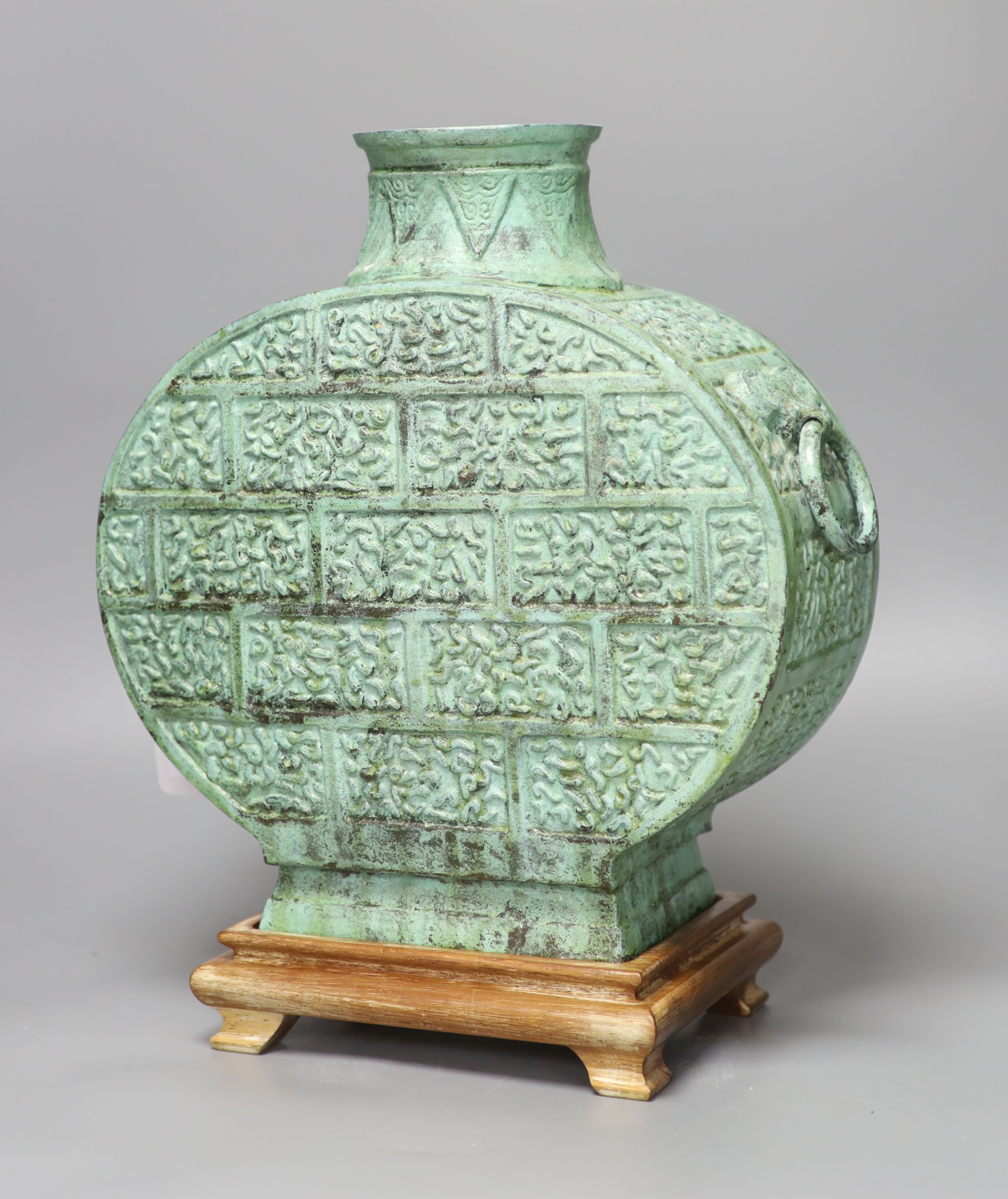 A large Chinese archaistic bronze vessel, bianhu, late 20th century